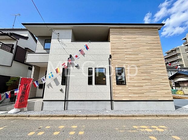 洗練された外観、上質な住空間が広がる室内は永く安心して過ごせる住居です。