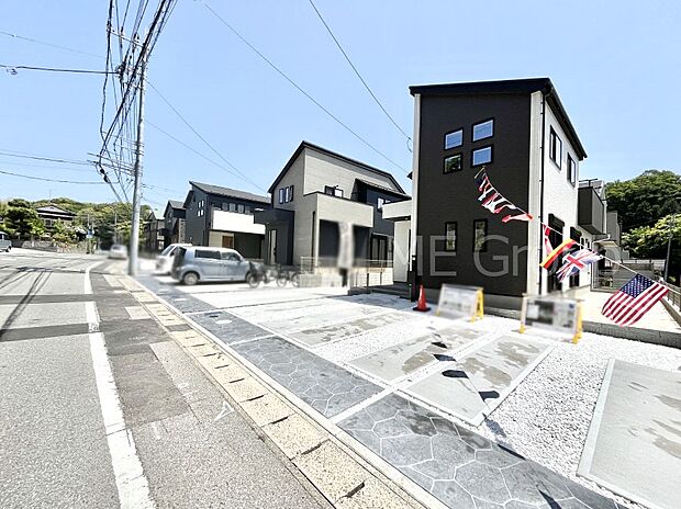 前面道路はきちんと整備されています