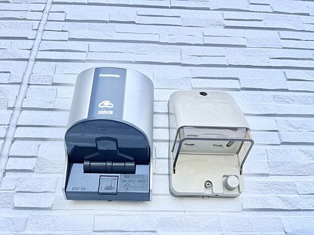 EV充電用屋外コンセントと外コンセント付