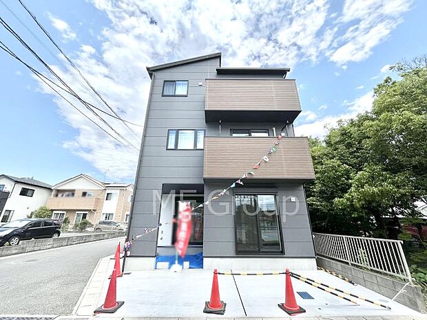 洗練された外観、上質な住空間が広がる室内は永く安心して過ごせる住居です。 