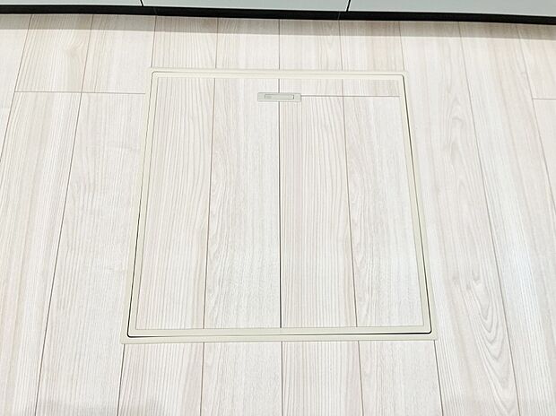 床下収納付き!日用品・非常用品の収納にも大活躍。
