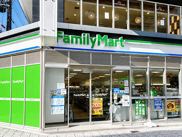 ファミリーマート西九条駅北店：徒歩4分