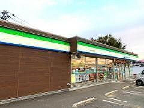 ファミリーマート　久留米北野町店 2730m
