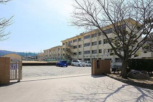 久留米市立明星中学校 1790m