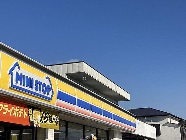 ミニストップ　小郡二森店 2010m