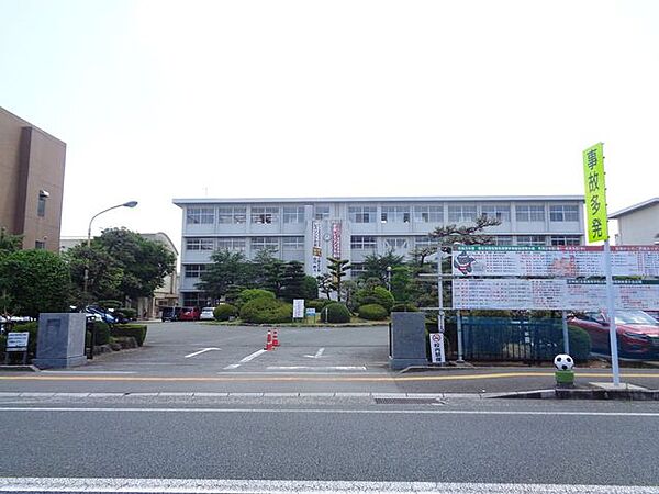 佐賀県立鳥栖工業高校 720m