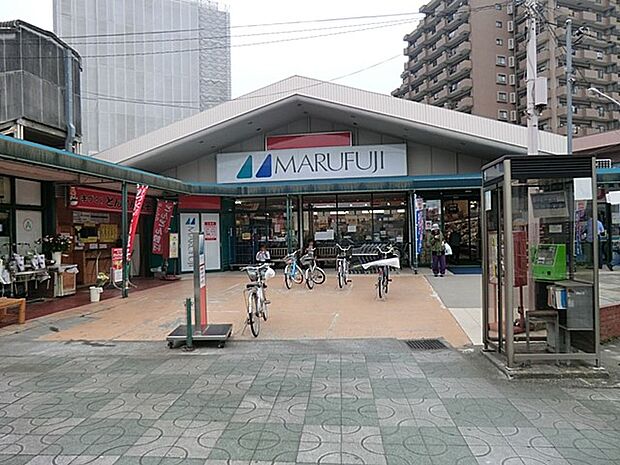 スーパー 311m マルフジ東青梅店