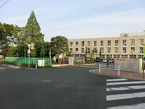 小学校 900m 東松山市立新明小学校