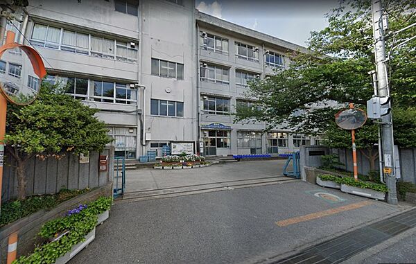 草加市立両新田小学校（1000m）
