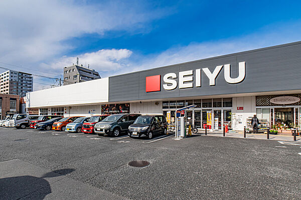 西友草加店（290m）