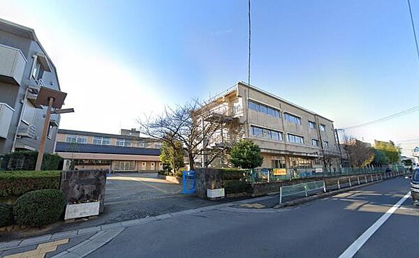 越谷市立南越谷小学校（530m）