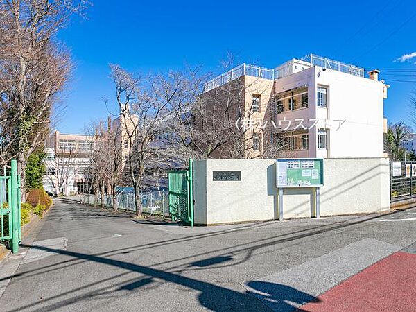 川口市立小谷場中学校（890m）