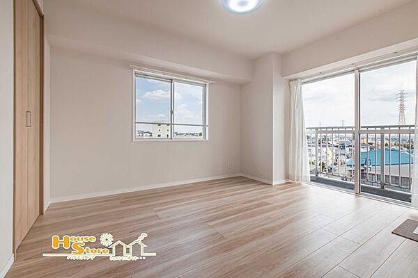 大切なペットとともに暮らせる住まい。落ち着いた洋室空間で、かけがえのない時間をゆったりとお過ごしいただけます。※ペット飼育細則有