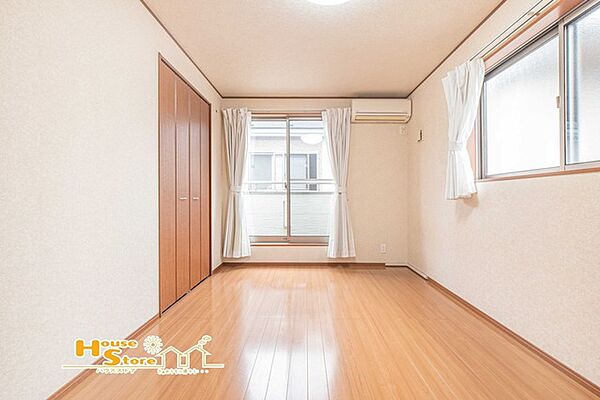 ゆとりある居室の一部屋を趣味部屋として活用するのもおすすめです。読書や映画鑑賞など好きなことに没頭できる特別な空間としてお使いいただけます。