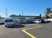 ファミリーマート川口伊刈店（900m）