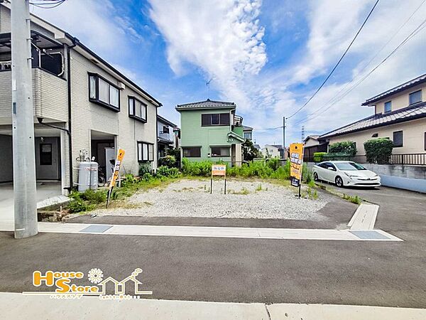 条件無しの売地なので、お好きなメーカーで自由に建築可能です。間取りや家具、インテリアを考えながら新生活をイメージする時間も楽しく、夢のマイホーム実現への第一歩を踏み出せます。