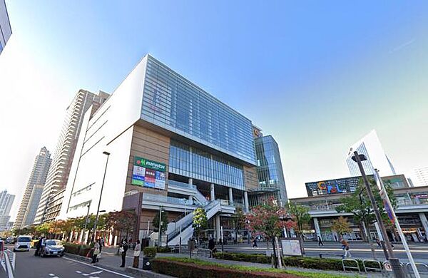 川口キュポ・ラ 【営業時間9：00～21：00】 川口駅東口から徒歩2分。中央図書館や市民ホール、保育園、ショッピング、スーパー、レストランなどが入居する複合商業施設です！（670m）