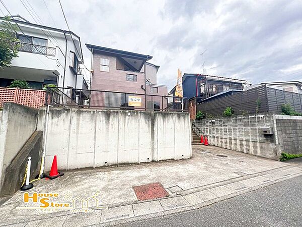 【リフォーム完了前ですが、室内ご内覧可能です。】ご希望の方は、お気軽にお問い合わせください。また、社用車によるご自宅や最寄り駅からの無料送迎サービスもご利用いただけます。