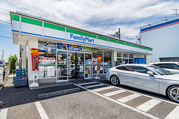 ファミリーマート浦和芝原店（680m）