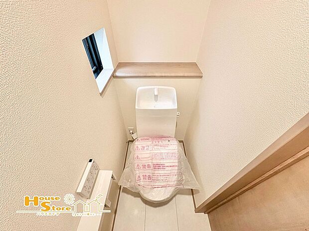 毎日使い場所だからこそ、清潔感と落ち着きを感じられるトイレ空間。身近な場所にあるからこそ、日々の暮らしをさりげなく快適にしてくれるスペースです。