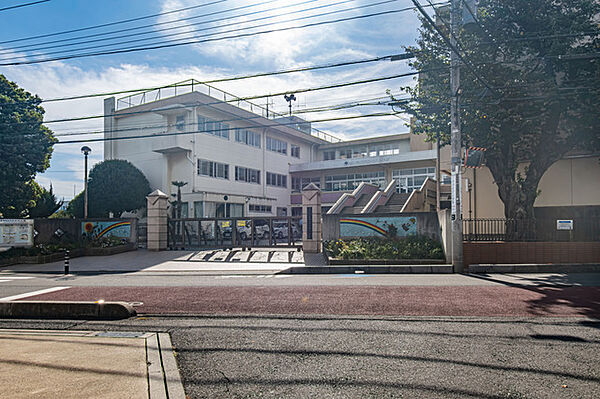 さいたま市立大東小学校（300m）
