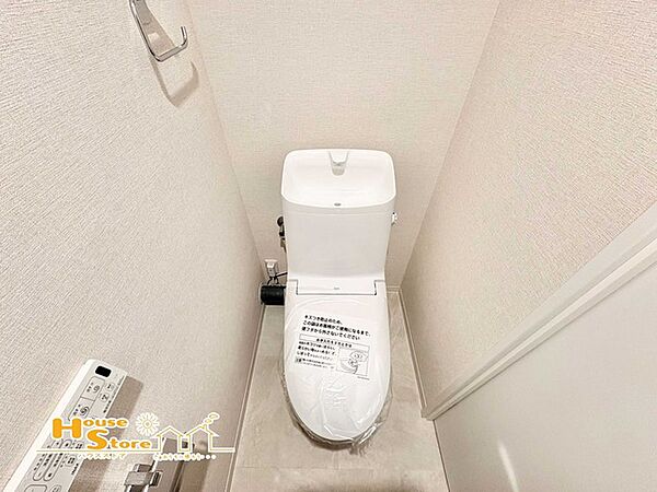 毎日使う場所だからこそ落ち着いて利用できるトイレ空間。生活動線に取り入れやすく、日々の暮らしを快適に支えてくれる設備です。
