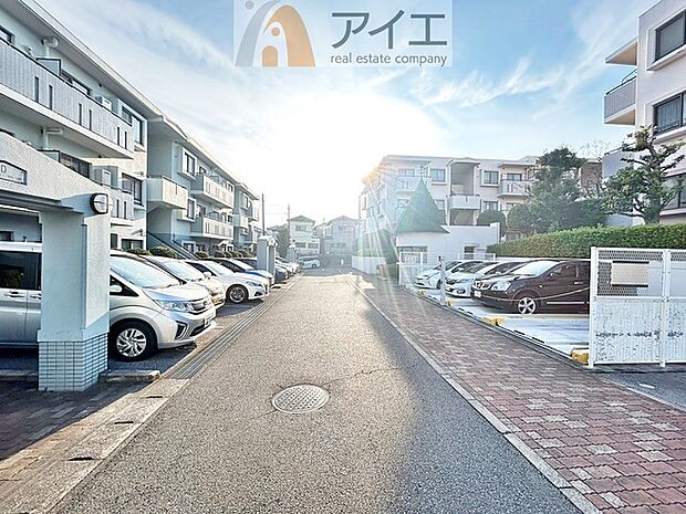 駐車場があるため車通勤の方にも安心なマンションです