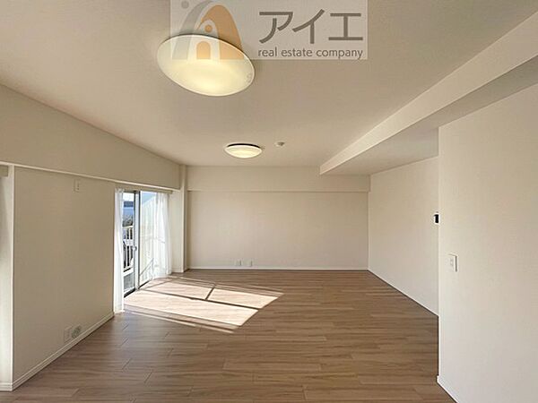 朝から日差しいっぱいの、明るい空間でのびのび過ごせます