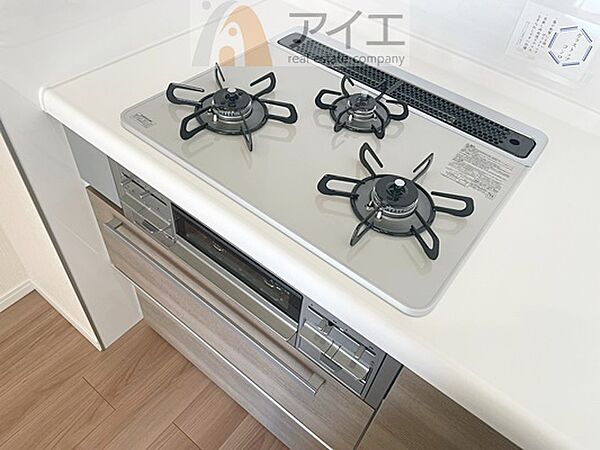 料理好きには嬉しい3口コンロ付き
