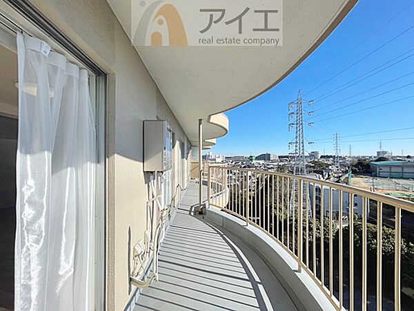 南面バルコニーで毎日のお洗濯も快適