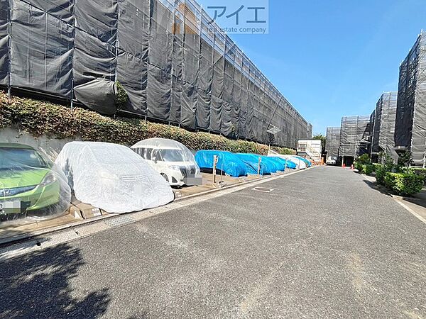 駐車場があるため車通勤の方にも安心なマンションです（要空確認）