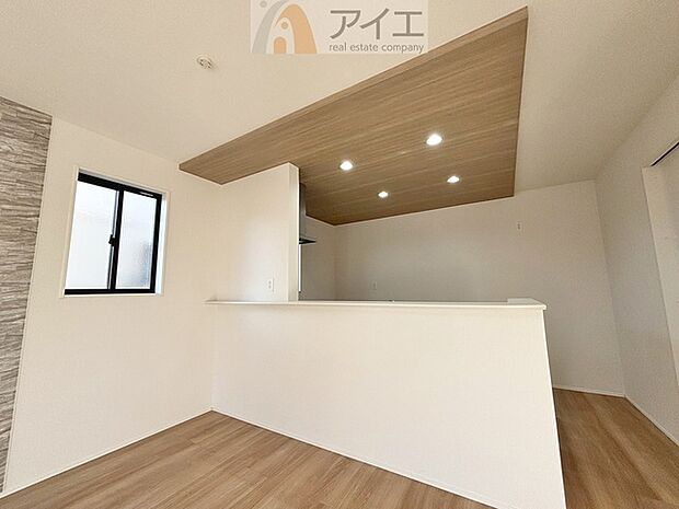 朝から日差しいっぱいの、明るい空間でのびのび過ごせます