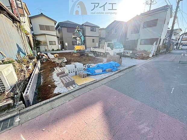 自然とご家族が集まる南向きのリビング