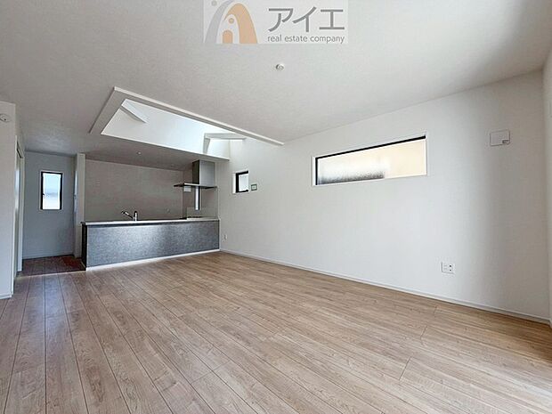 ご家族みんながゆったりくつろげる広々リビング