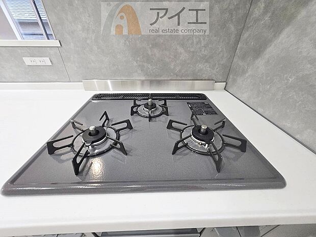 パンづくりやパーティ、大勢でお料理するのに大活躍3口コンロ