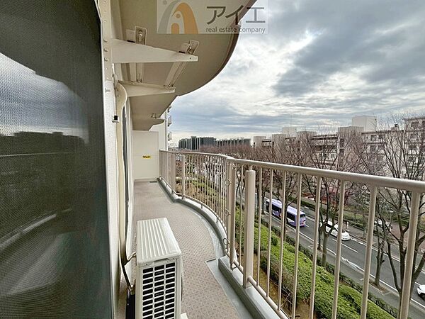 南面バルコニーで毎日のお洗濯も快適