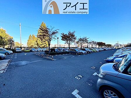 駐車場があるため車通勤の方にも安心なマンションです（要空確認）