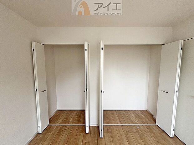 お子様の荷物も片付く、全居室収納スペース