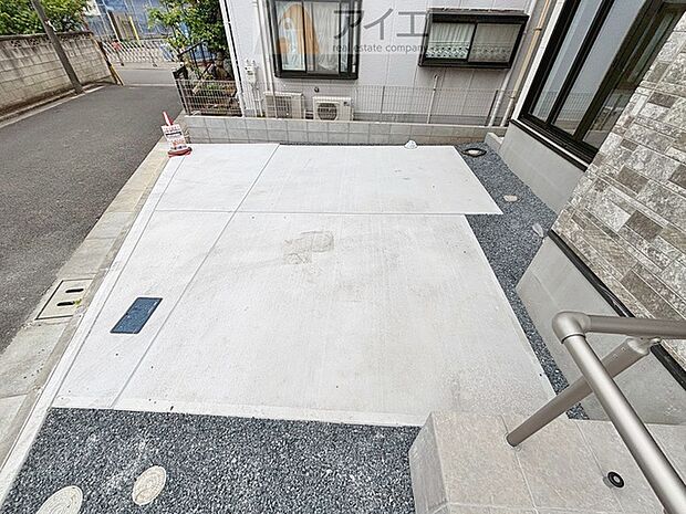駐車場があるため車通勤の方にも安心です