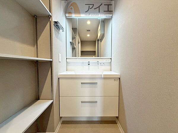 上質な洗面空間がゆとりの時間を演出