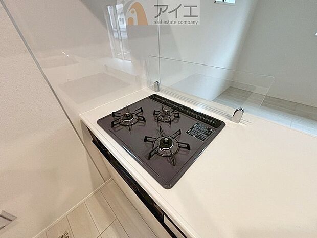 パンづくりやパーティ、大勢でお料理するのに大活躍3口コンロ