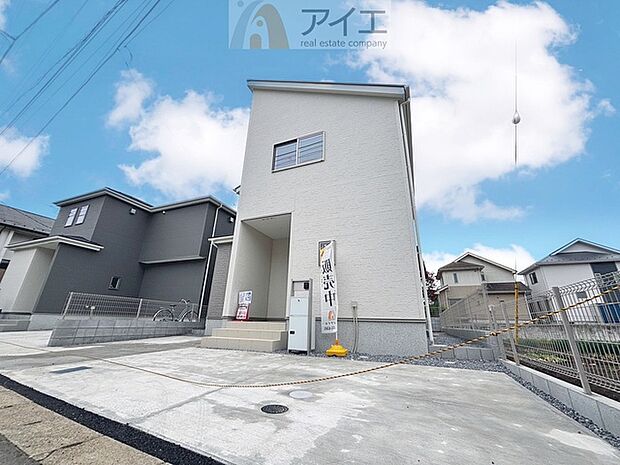 たっぷりの陽光に包まれる明るい住まい