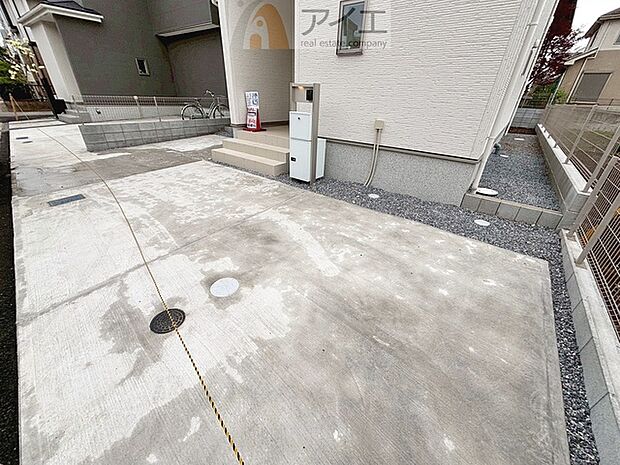 駐車場があるため車通勤の方にも安心なマンションです（要空確認）