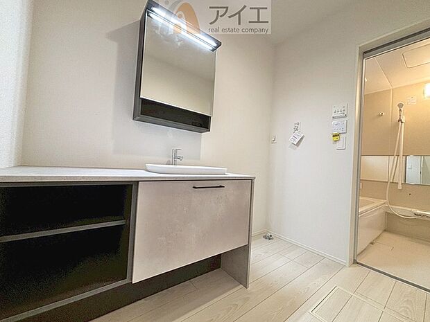 上質な洗面空間がゆとりの時間を演出