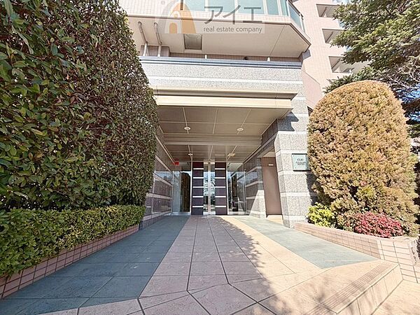 清掃や修理、不審者への声掛けも。管理員日勤は防犯にも有効