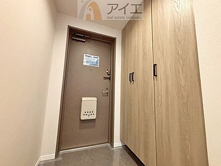 玄関がいつも片づく大容量シューズボックス