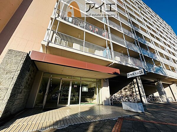 友人を呼びたくなるリノベーション済みのきれいな住まいです