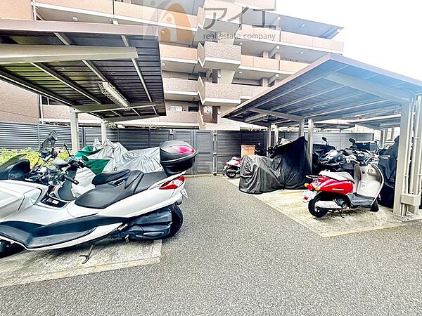 セキュリティ面にも配慮した駐輪場がございます