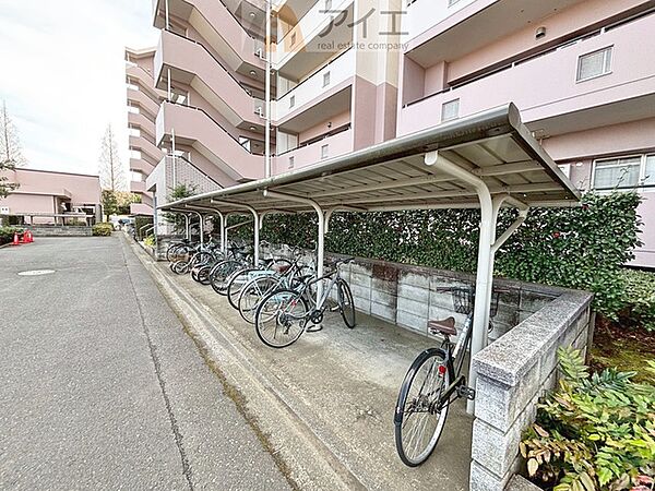 セキュリティ面にも配慮した駐輪場がございます