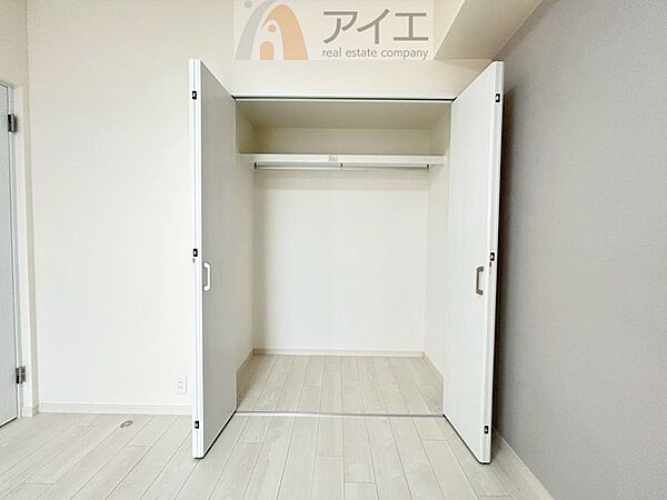 お子様の荷物も片付く、全居室収納スペース